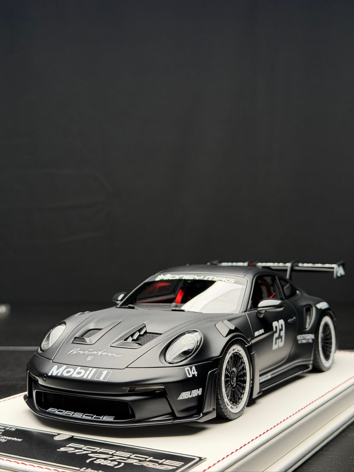 ポルシェ 911 GT3 マットブラック ミニカー　ペーパーウエイト Porsche 911 GT3 RS (Matt Black) [Davis & Giovanni] 1:18 scale