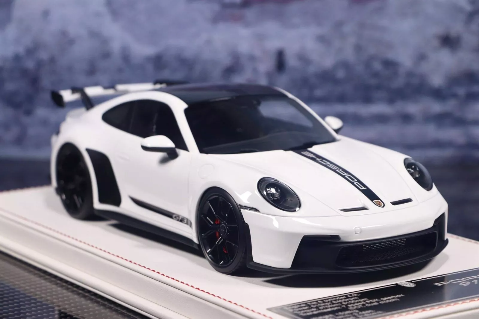 ポルシェ 911 GT3 1/18 ホワイト Porsche 911 GT3 (White, Black stripe) [Davis & Giovanni] 1/18 scale