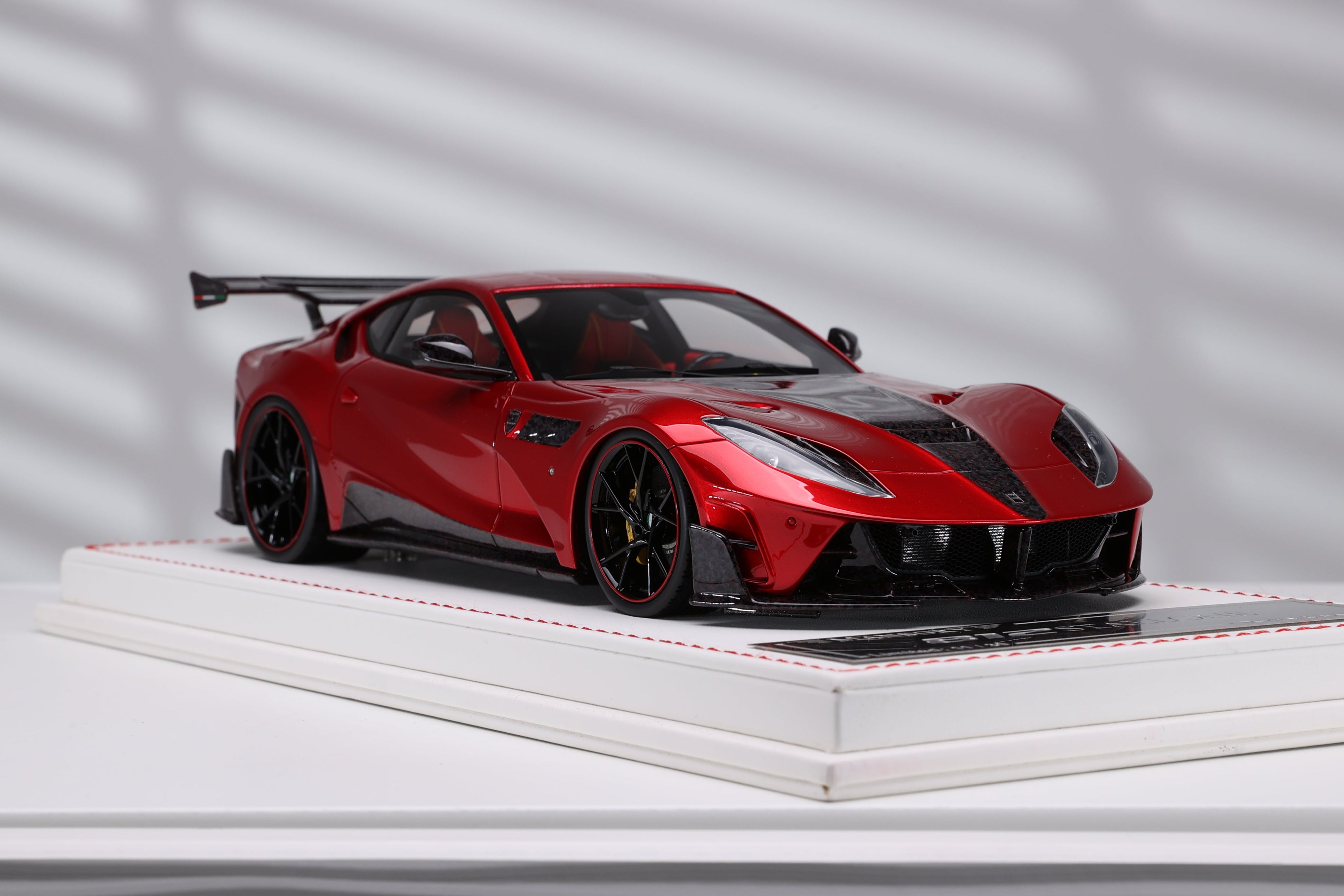 Ferrari 812 Stallone Mansory (Metallic Red) [Davis & Giovanni] 1/18 sc