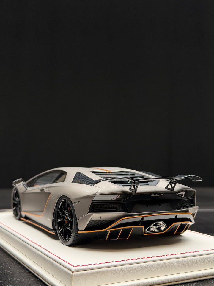 Lamborghini Aventador S (Matte Gray/ Orange) [Davis & Giovanni] 1:18 scale