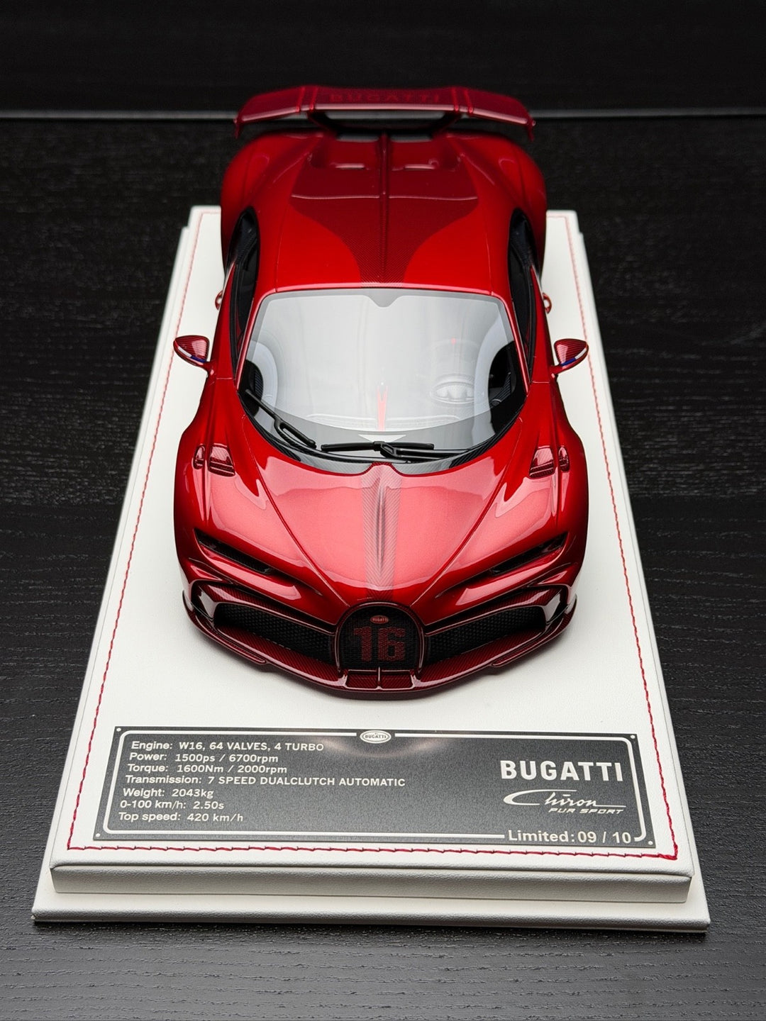BUGATTl Chiron Pur Sport (Red/ Red Carbon) [Davis & Giovanni] 1:18 scale