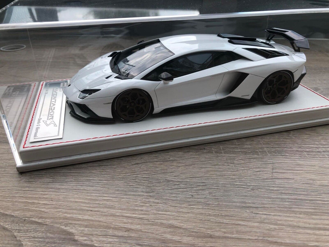Lamborghini Aventador S NOVITEC (White) [Davis & Giovanni] 1:18 scale