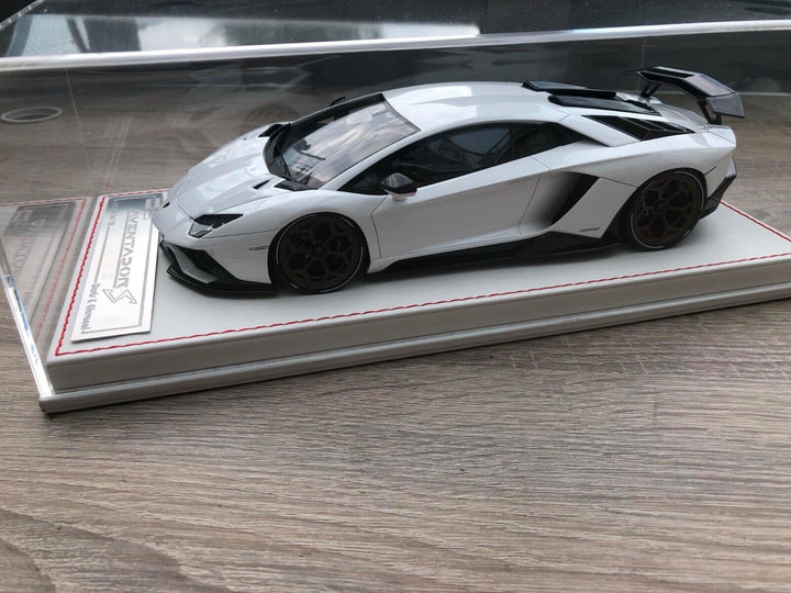 Lamborghini Aventador S NOVITEC (White) [Davis & Giovanni] 1:18 scale