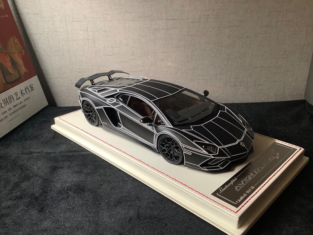 Lamborghini Aventador S (Matt Black/ White TRON) [Davis & Giovanni] 1/18 scale