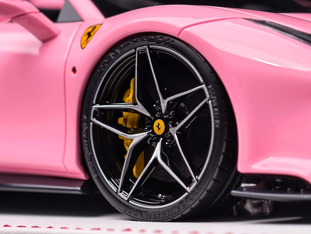 Ferrari 488 Pista Spider NOVITEC (Pink) [Davis & Giovanni] 1:18 scale