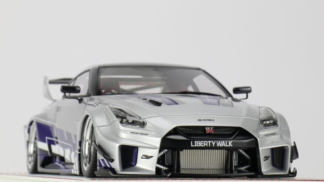 Nissan R35 GT-RR LBWK (Silver/ Blue Jada Livery) [Davis & Giovanni] 1/18 scale