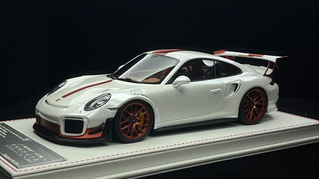 Porsche 911 GT2RS MR (Pearl White) [Davis & Giovanni] 1/18 scale - 1 OF 1
