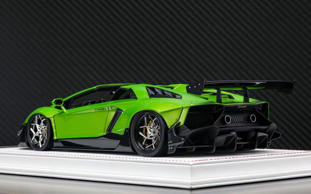 Lamborghini Aventador Roadster LBWK (Metallic Green)[Davis & Giovanni]1:18 scale