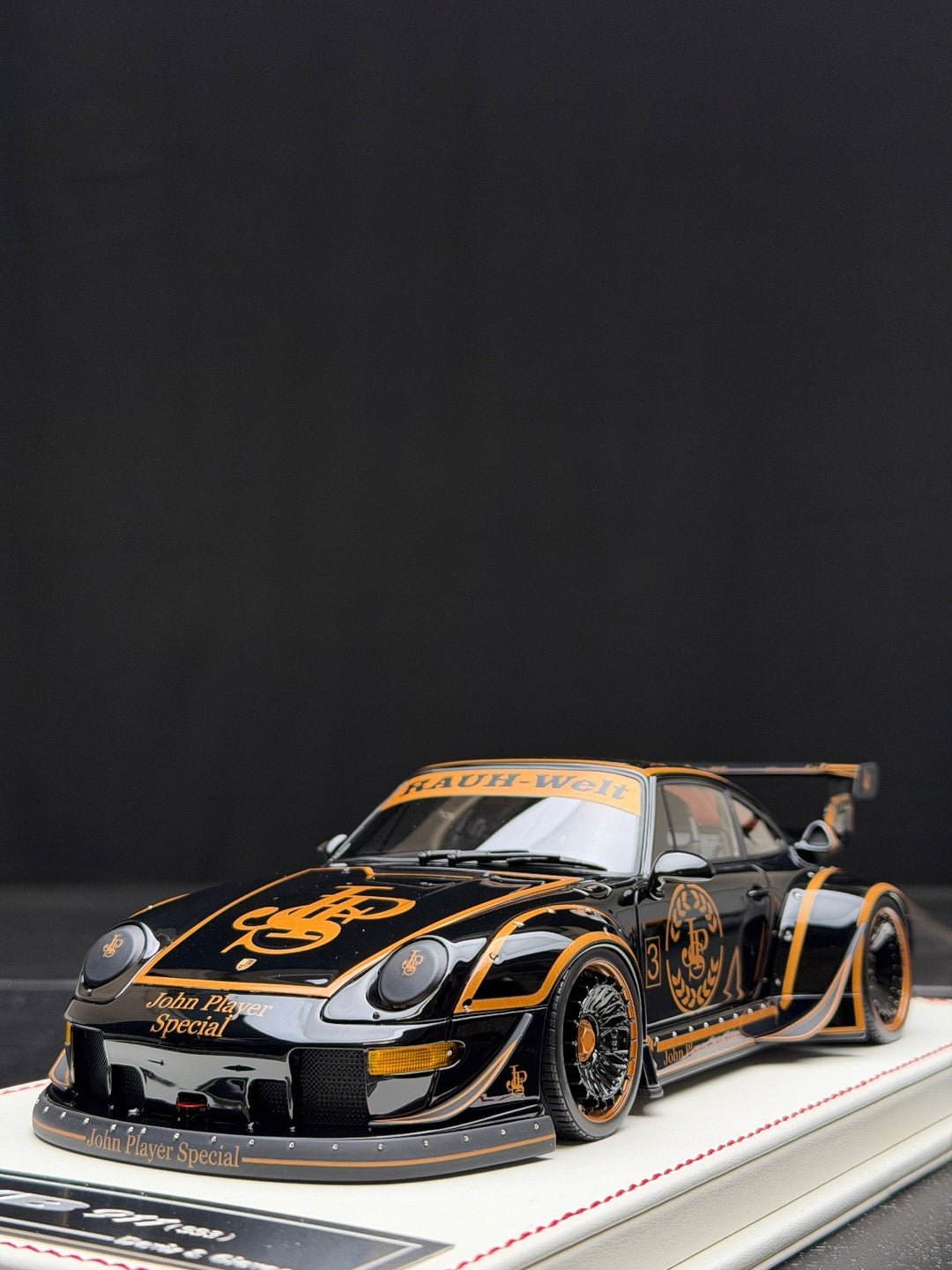 Porsche 911 RWB (John Player Special) [Davis & Giovanni] 1:18 scale