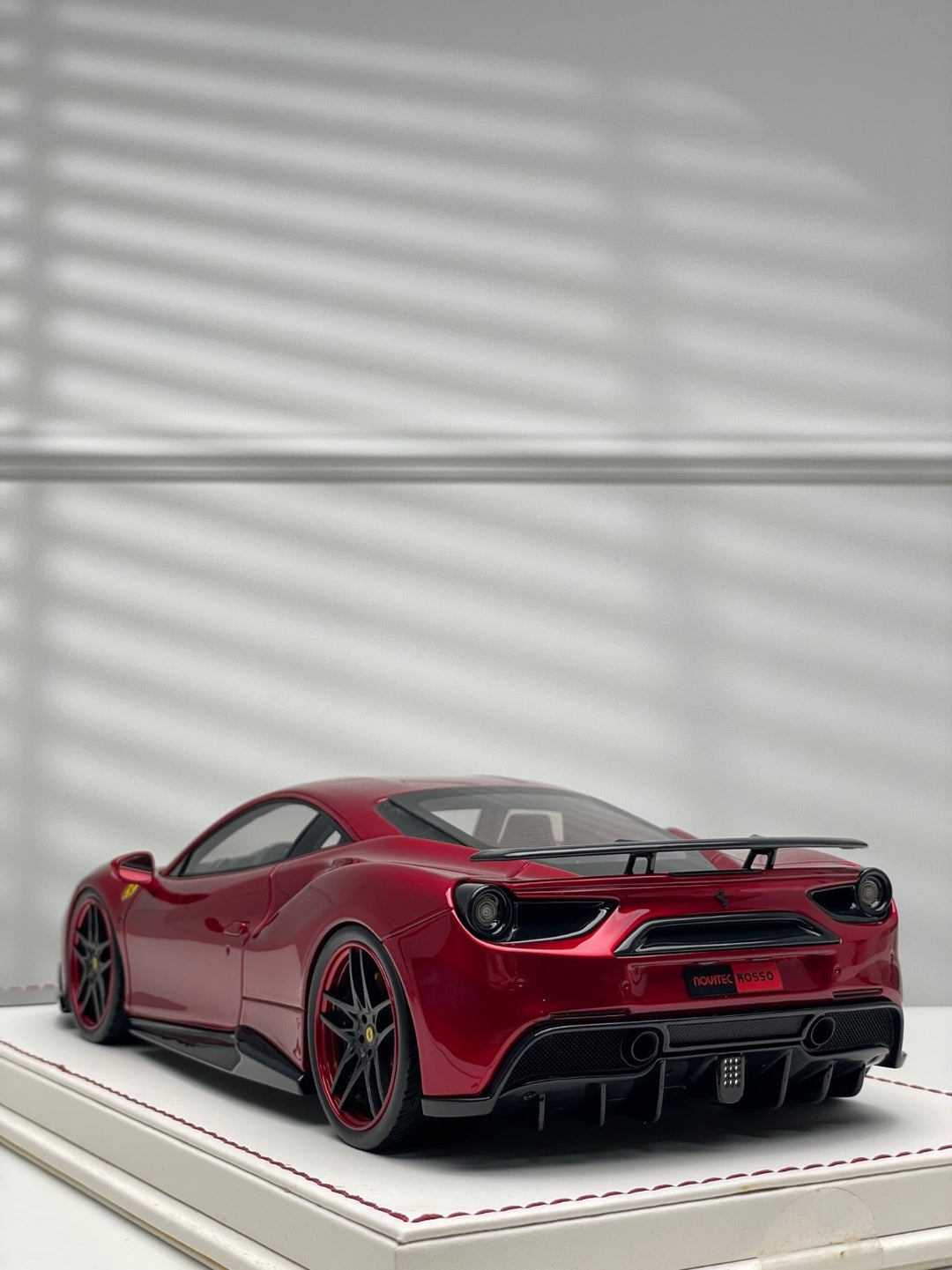 Ferrari 488 GTB NOVITEC (Candy Red) [Davis & Giovanni] 1/18 scale