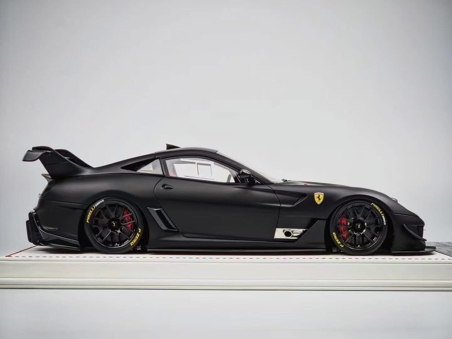 Ferrari 599XX EVO (Matt Black) [Davis & Giovanni] 1:18 scale