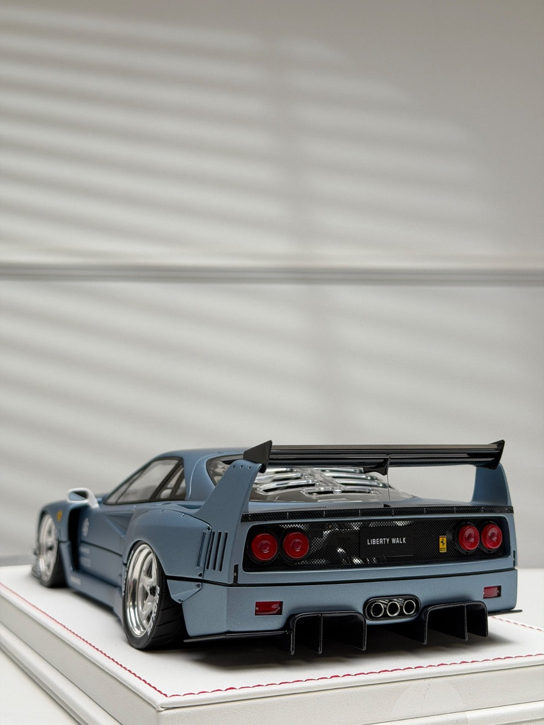 Ferrari F40 LBWK (Matte Chrome Blue) [Davis & Giovanni] 1/18 scale