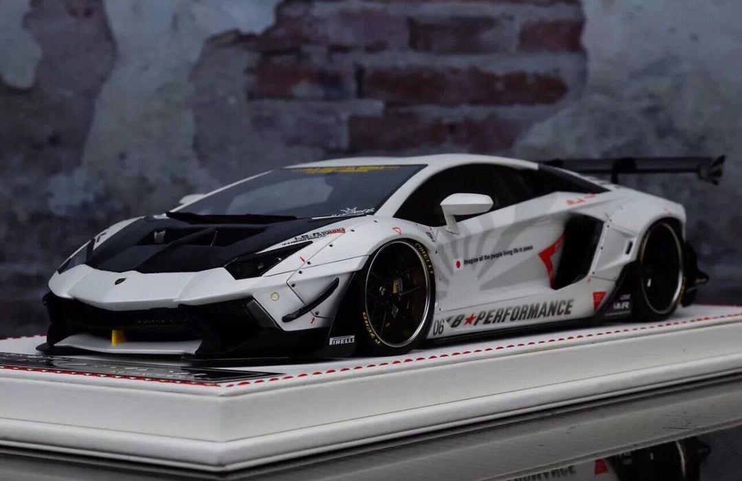 Lamborghini Aventador 2.0 LBWK (White Zero Fighter)[Davis & Giovanni]1/18 scale