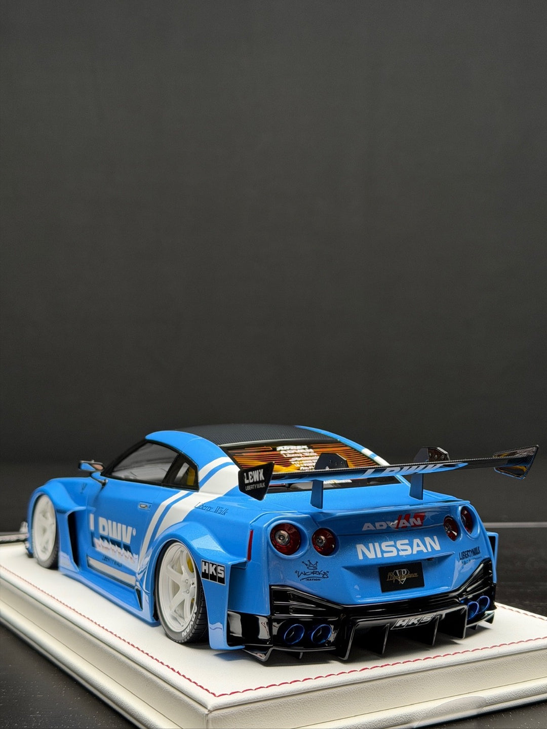 Nissan R35 GT-RR LBWK (Blue/ White Rims) [Davis & Giovanni] 1/18 scale