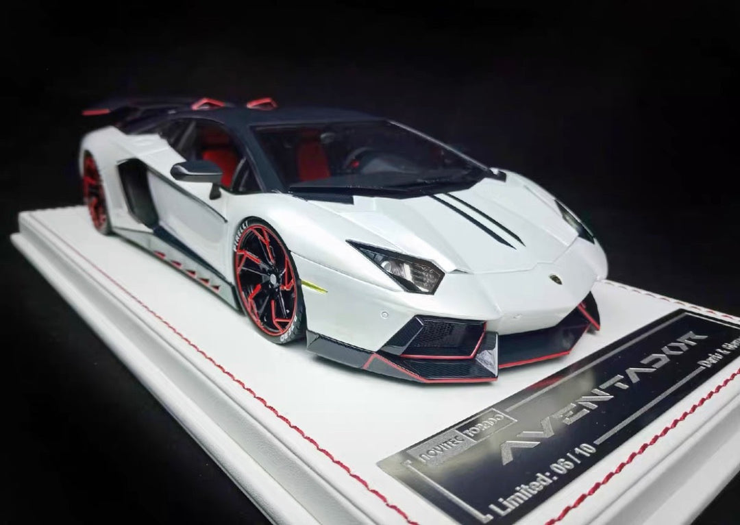 Lamborghini Aventador NOVITEC (Pearl White/ Red) [Davis & Giovanni] 1/18 scale