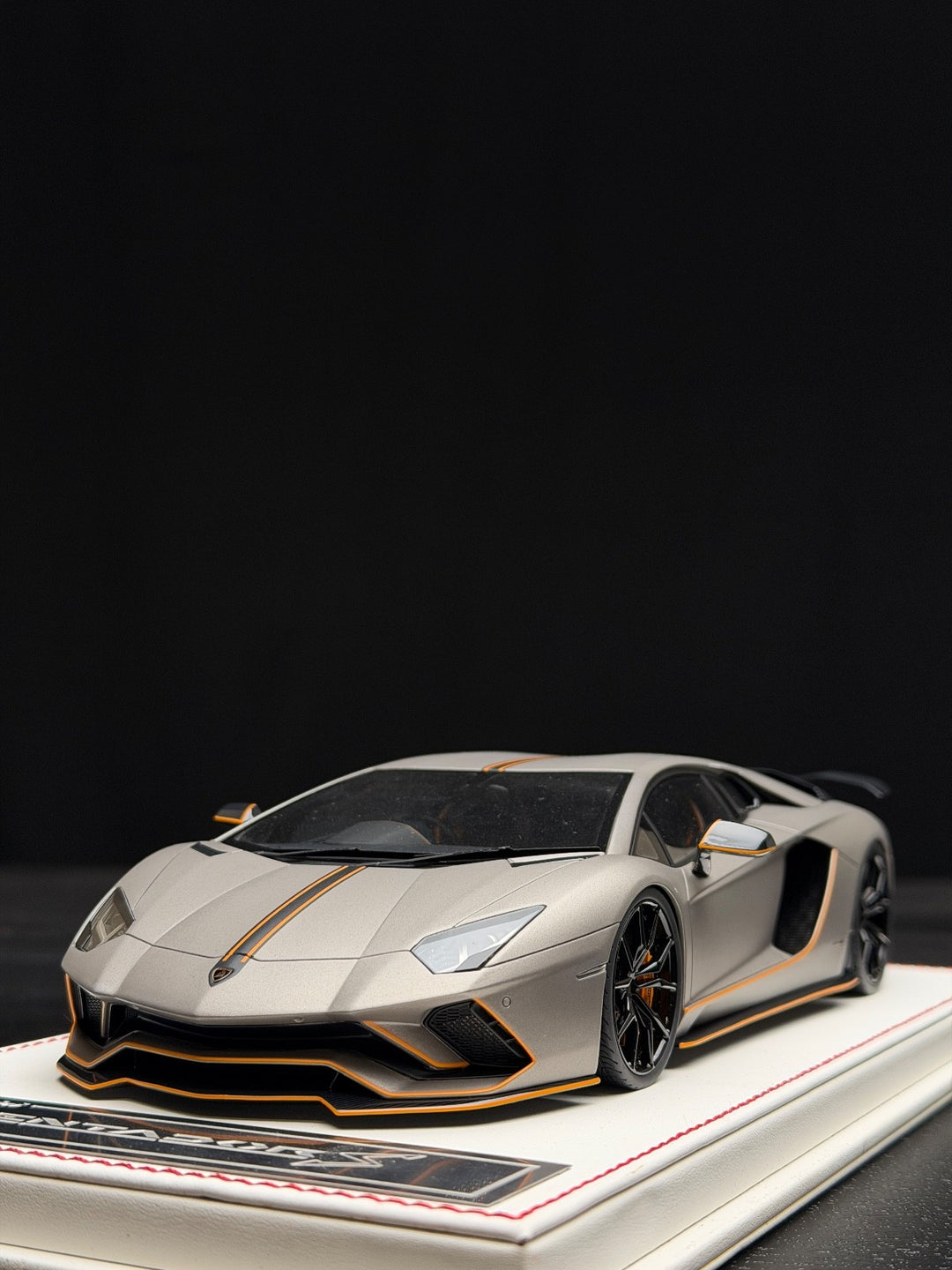 Lamborghini Aventador S (Matte Gray/ Orange) [Davis & Giovanni] 1:18 scale