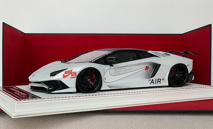 Lamborghini Aventador SV (Nike x Off-White) [Davis & Giovanni] 1/18 scale