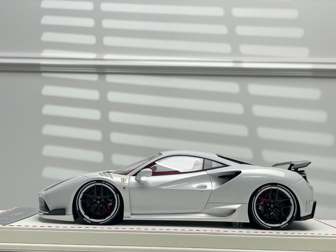 Ferrari 488 GTB N-LARGO NOVITEC (White/Italy Flag) [Davis & Giovanni] 1/18 scale