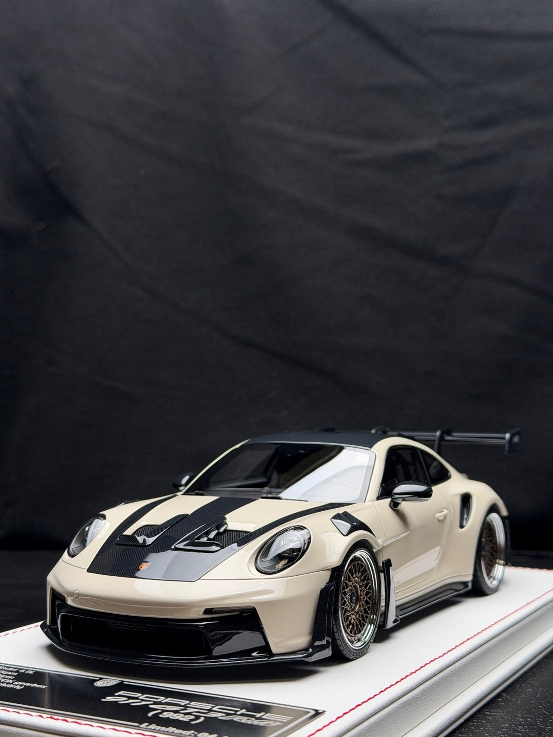 Porsche 911 GT3 RS (Beige) [Davis & Giovanni] 1:18 scale