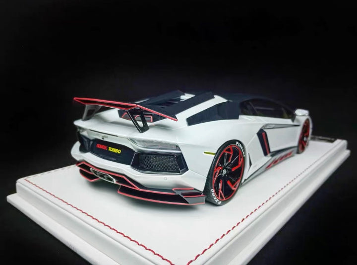 Lamborghini Aventador NOVITEC (Pearl White/ Red) [Davis & Giovanni] 1/18 scale