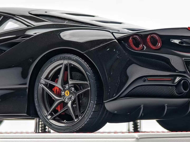 Ferrari F8 Tributo NOVITEC (Silver/black) [Davis & Giovanni] 1/18 scale