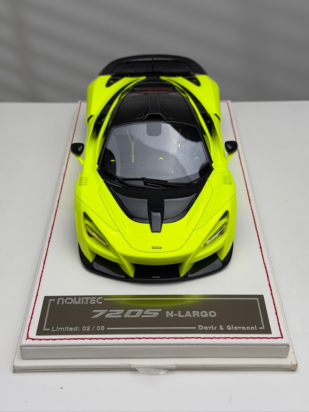 McLaren 720s N-LARGO NOVITEC (Neon Yellow) [Davis & Giovanni] 1/18 scale