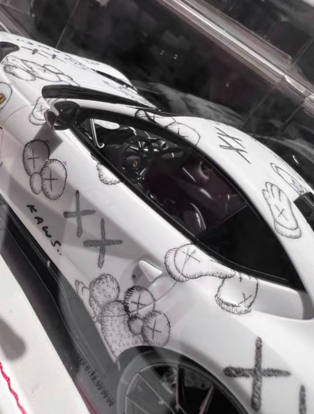 Ferrari 812 Superfast NOVITEC (KAWS) [Davis & Giovanni] 1:18 scale