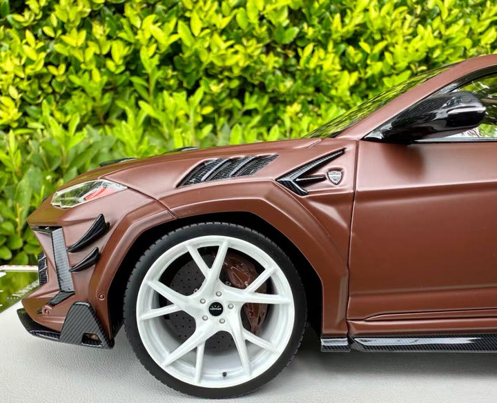 Lamborghini Urus Mansory (Travis Scott Matt Brown) [Davis & Giovanni] 1/18 scale