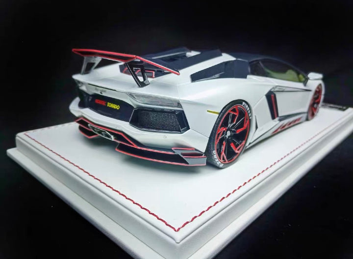 Lamborghini Aventador NOVITEC (Pearl White/ Red) [Davis & Giovanni] 1/18 scale