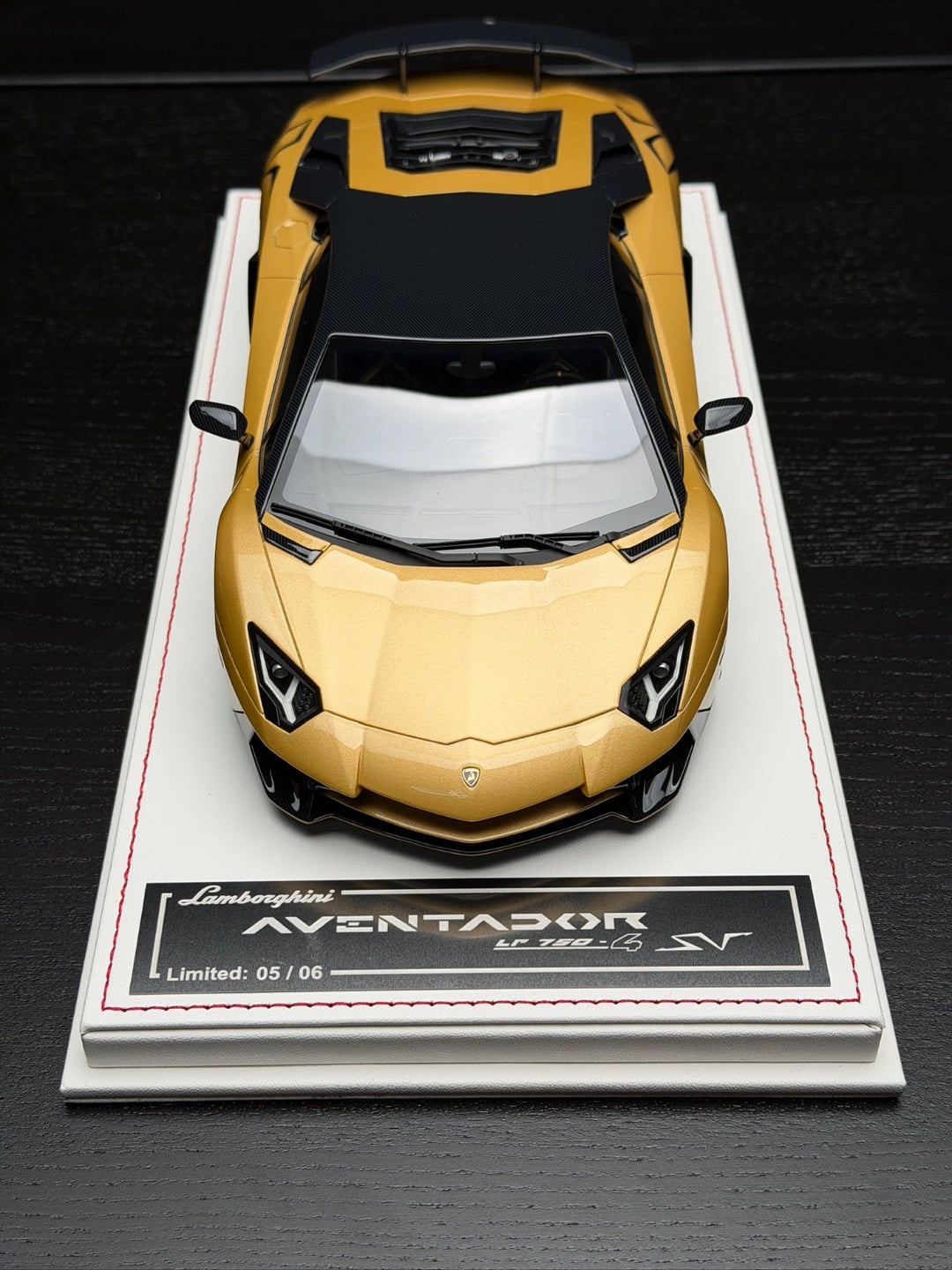 Lamborghini Aventador LP750-4 SV (Gold) [Davis & Giovanni] 1:18 scale