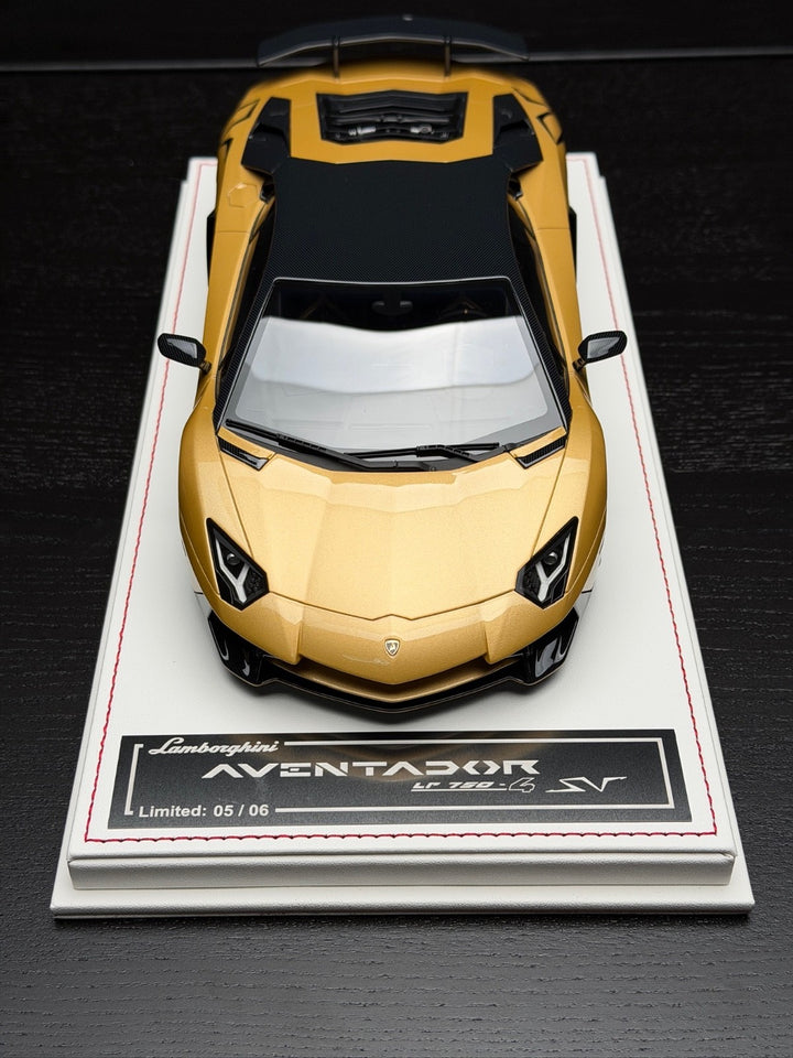 Lamborghini Aventador LP750-4 SV (Gold) [Davis & Giovanni] 1:18 scale