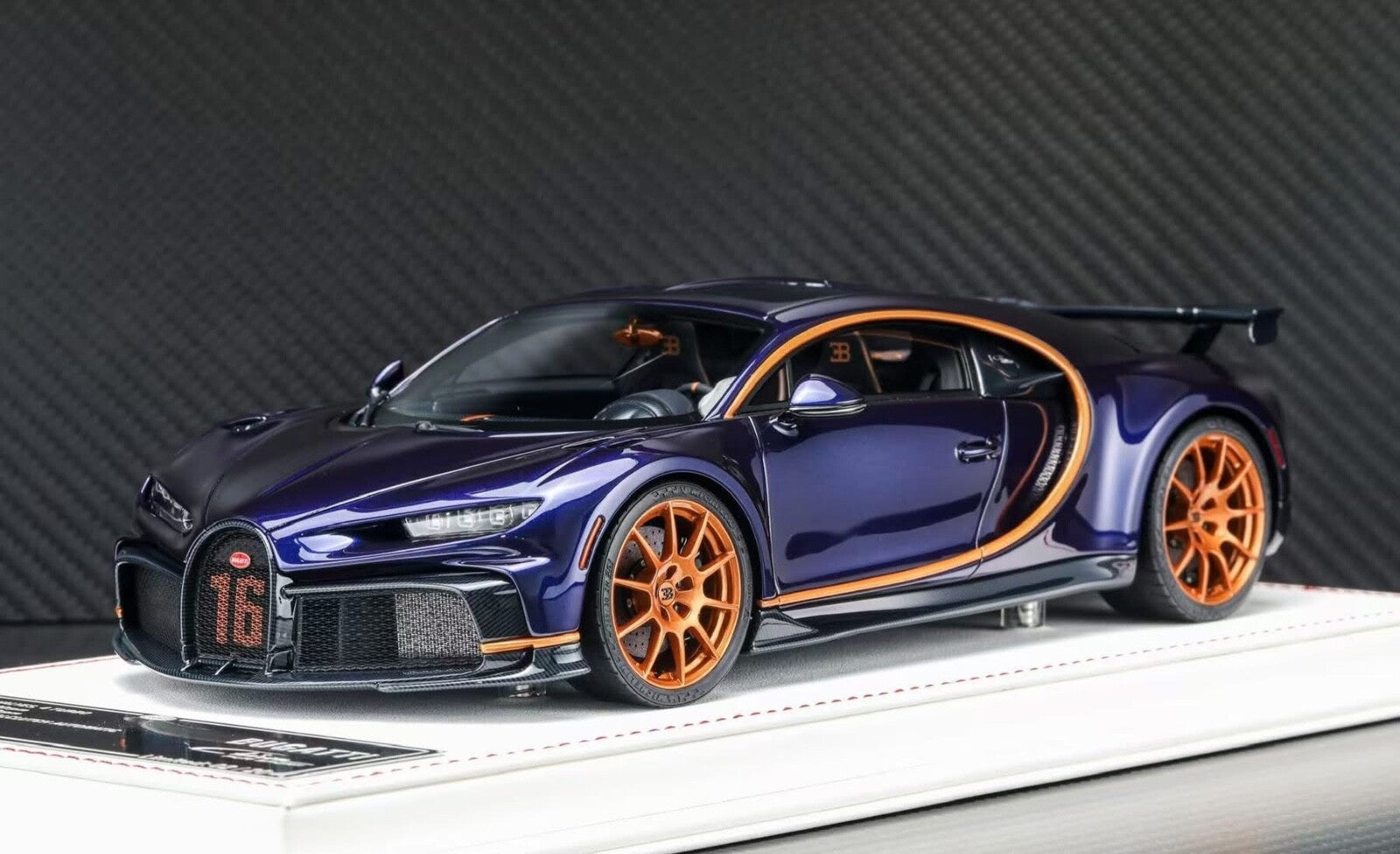 Bugatti Chiron Pur Sport (Purple/ Bronze) [Davis & Giovanni] 1:18 scal