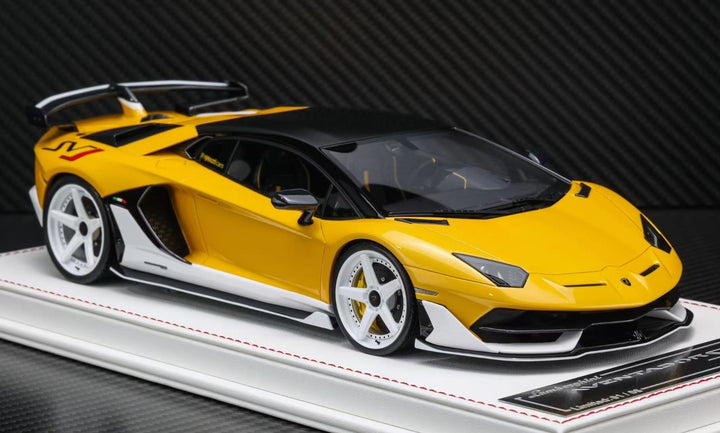 Lamborghini Aventador SVJ (Yellow/ White) [Davis & Giovanni] 1/18 scale