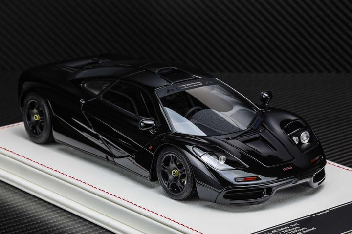 McLaren F1 (Gloss Black) [Davis & Giovanni] 1:18 scale