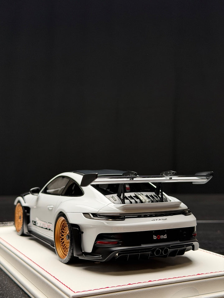 Porsche 911 GT3 RS (White) [Davis & Giovanni] 1:18 scale