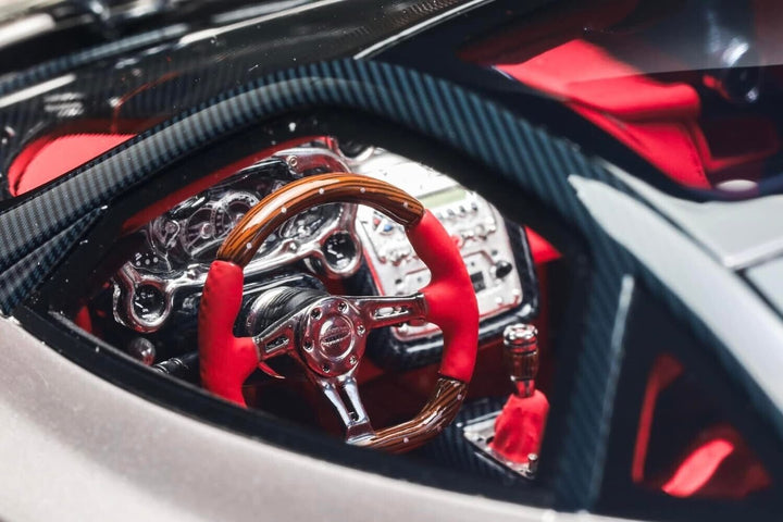 Pagani Zonda F (Silver) [Davis & Giovanni] 1:18 scale