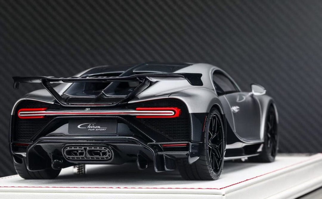 Bugatti Chiron Pur Sport (Silver/ Black) [Davis & Giovanni] 1:18 scale
