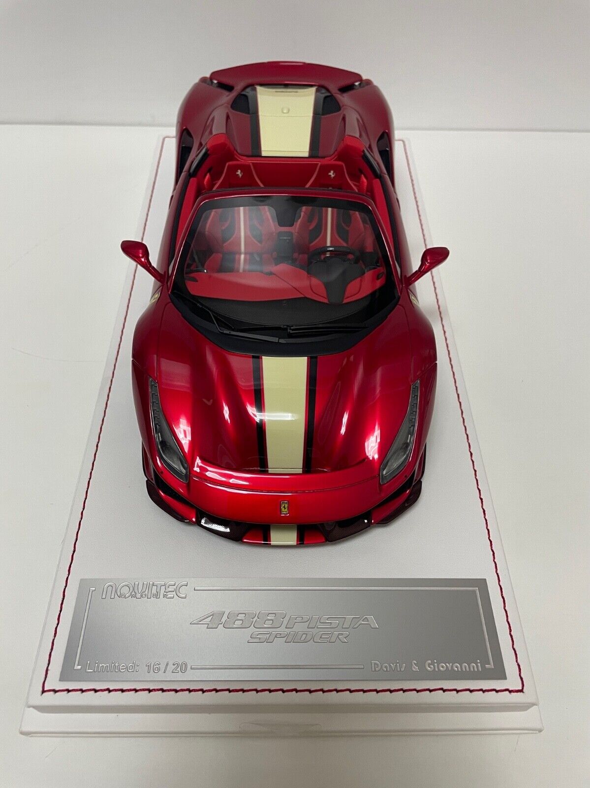 Ferrari 488 Pista Spider NOVITEC (Candy Red) [Davis & Giovanni] 1/18 s