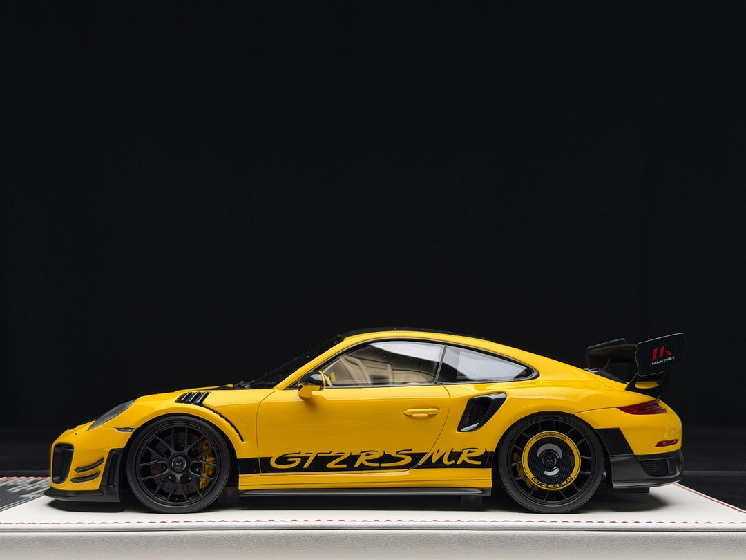 Porsche 911 GT2RS MR (Yellow/ Black) [Davis & Giovanni] 1:18 scale