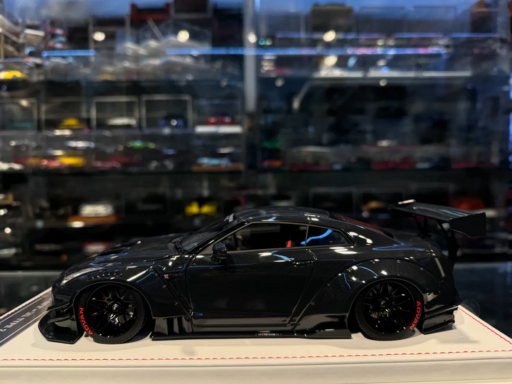 Nissan GTR R-35 Type 2 LBWK (Gloss Carbon Fibre) [Davis & Giovanni] 1/18 scale