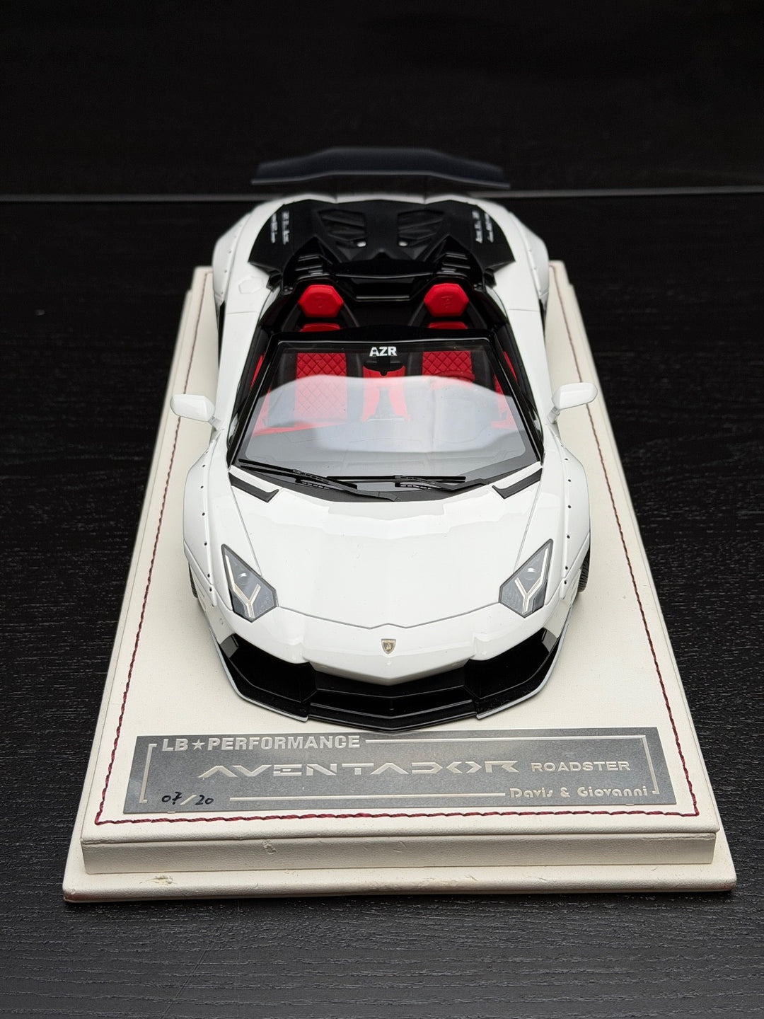 Lamborghini Aventador Roadster LBWK (White) [Davis & Giovanni] 1:18 scale