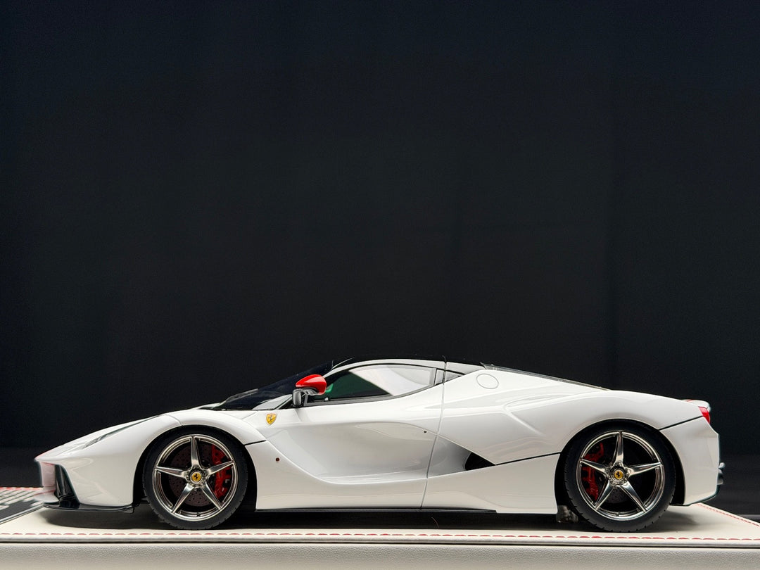 Ferrari LaFerrari (White/ Italy Stripe) [Davis & Giovanni] 1:18 scale