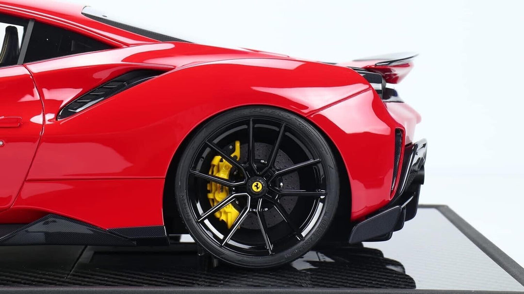 Ferrari 488 Pista NOVITEC (Rosso Corsa) [Davis & Giovanni] 1:12 scale