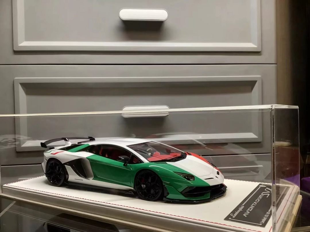 Lamborghini Aventador SVJ (Italy Flag) [Davis & Giovanni] 1/18 scale