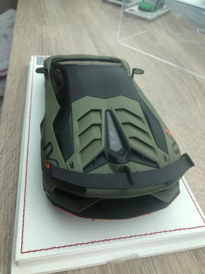 Lamborghini Aventador SVJ (Matt Green) [Davis & Giovanni] 1:18 scale