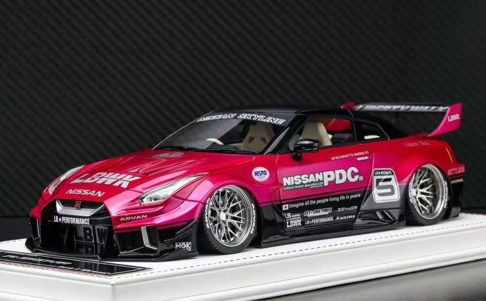 Nissan R35 GT-RR LBWK (Metallic Pink/ Black) [Davis & Giovanni] 1/18 scale