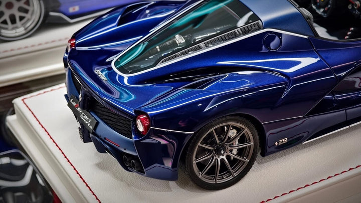 Ferrari LaFerrari Aperta (Metallic Blue) [Davis & Giovanni] 1:18 scale