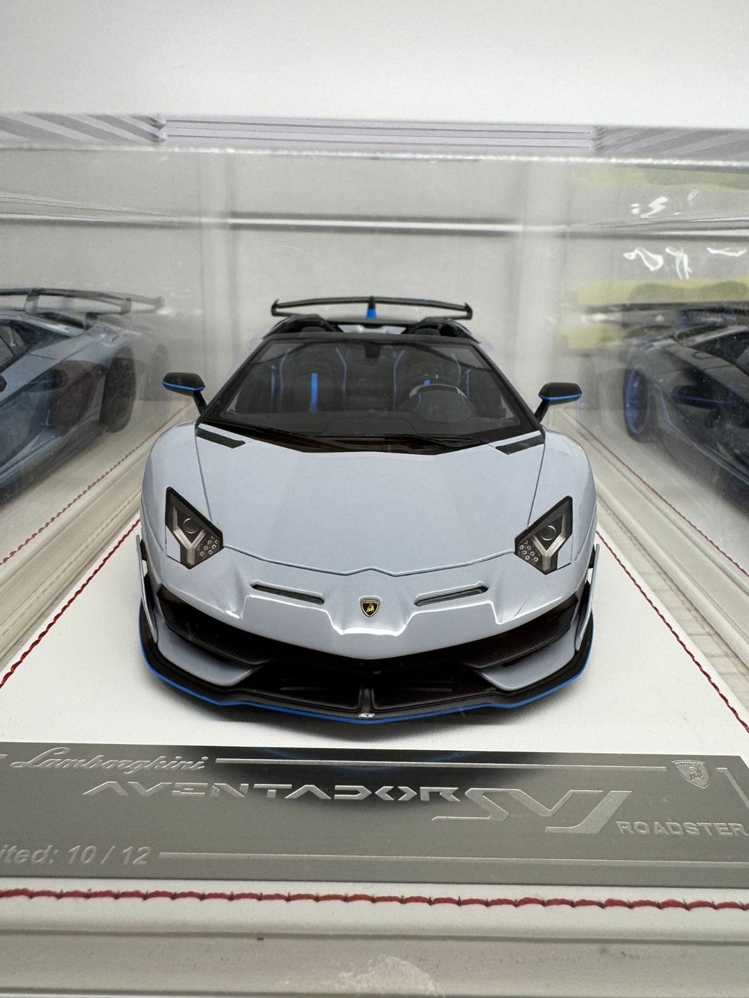 Lamborghini Aventador SVJ Roadster (Gloss Gray) [Davis & Giovanni] 1:18 scale