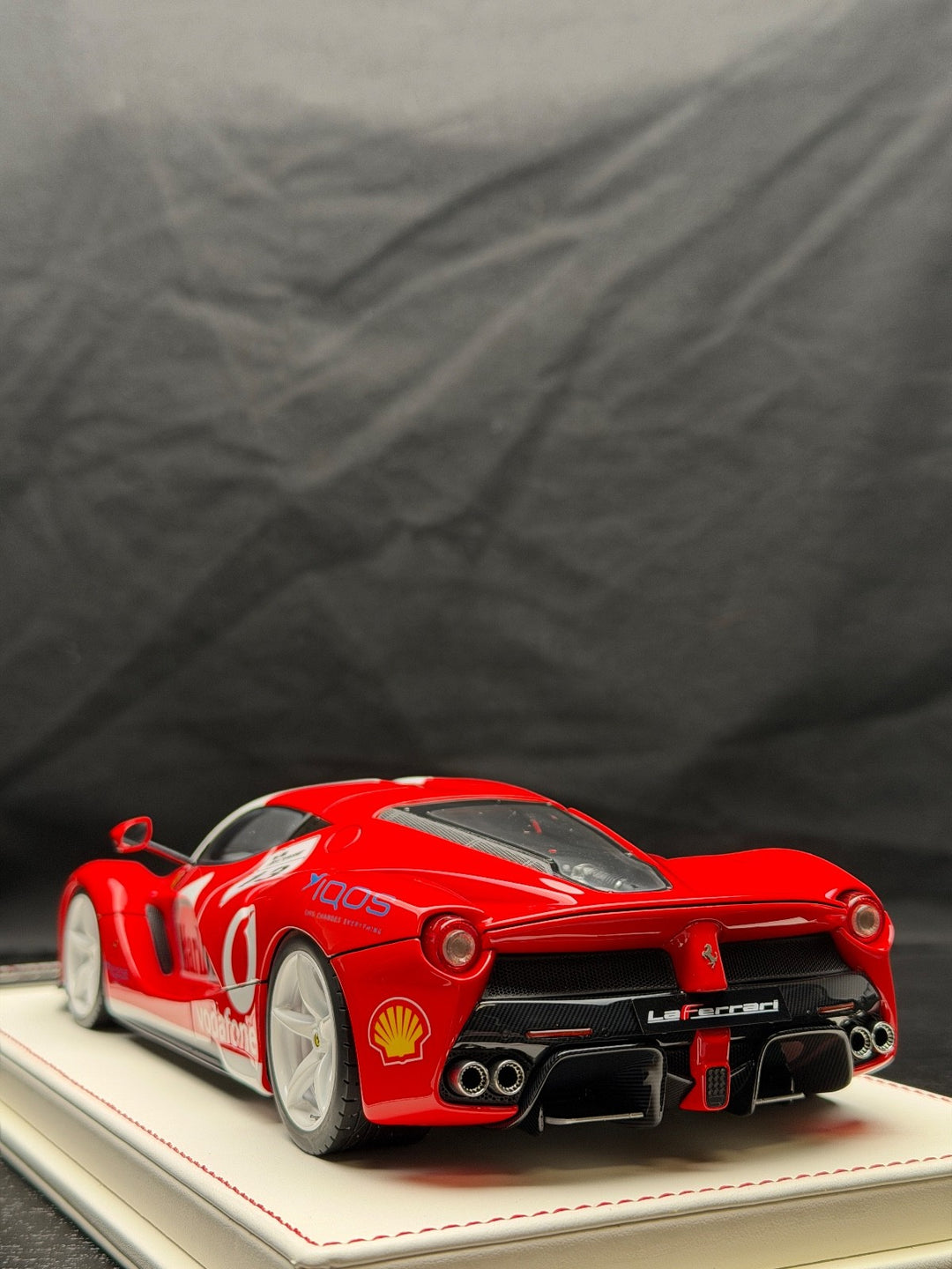 Ferrari LaFerrari (Marlboro) [Davis & Giovanni] 1:18 scale