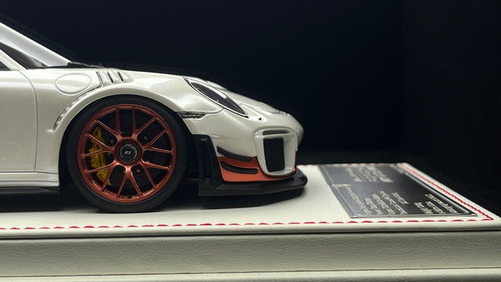 Porsche 911 GT2RS MR (Pearl White) [Davis & Giovanni] 1/18 scale - 1 OF 1